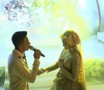 Potret Syahdu Ridho menyanyikan lagu untuk Syifa