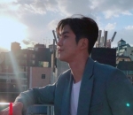 <i>Side Profile</i> yang Luar Biasa