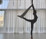 Gemar <i>flying yoga</i>
