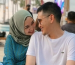 Curi-curi waktu berduaan