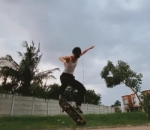 gemar skateboard dan berselancar