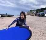 Jago <i>surfing</i> 