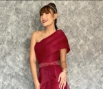 <i>Stunning</i> ala queen
