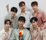 <i>full team</i> bareng 2PM