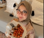 Cantik Saat Berkacamata