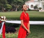 Anggun Dengan Kebaya Merah