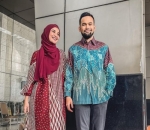 tunjukkan cinta dengan kenakan <i>outfit match</i>