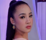 <i>Stunning</i> Dengan <i>Makeup Bold</i>