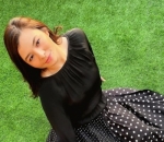 Awet imut kini telah jadi ibu