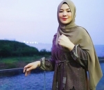 Cantik berhijab