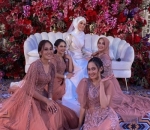 bersahabat dengan Lesty Kejora