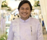 Tampil <i>All Out</i> Saat Kondangan