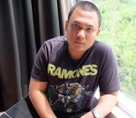 Imut Dengan Rambut Plontos