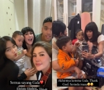 Banyak rekan vanessa yang turut hadir