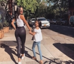  Jessi Dekat dengan anak-anak