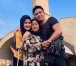  Akrab banget sama mama mertua 