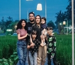 <i>Awesome family</i>