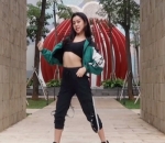 <i>Dancer</i>