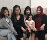 dekat dengan vanessa