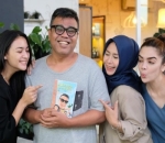Penulis buku