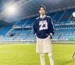<i>boyfriend material</i> banget