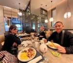<I>dinner time</I>