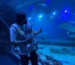 Mengunjungi Aquarium Bersama