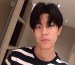Tetap <i>Charming</i> Saat <i>Bare Face</i>