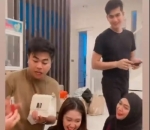akrab bak keluarga