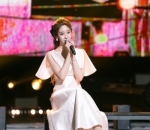 Sukses Debut Solo