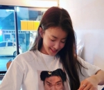 Menyuapi ‘Seyun’