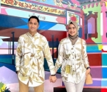 Kerap Memakai Baju <i>Couple</i>