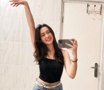 <i>mirror selfie</i> uwu