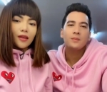 Sering Memakai <i>Baju Couple</i>