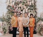 sangat serasi