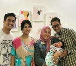 Gendong Cucu Pertama