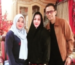 Kenangan Dengan Mendiang Ibu Kartika Putri
