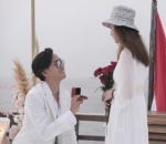 momen lamaran romantis