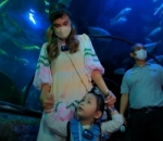 Luna dan Lala di akuarium