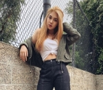 <i>Stylish</i> Abis