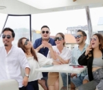 Naik kapal  bareng bestie