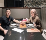 momen manis saat makan malam
