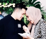 perbedaan usia sempat jadi sorotan