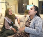  duo bumil saling ngobrol