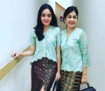 Akrab Dengan Sang Mama