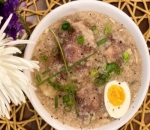 Filipina Dengan Arroz Caldo