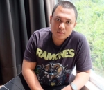 Manglingi dengan potongan plontos