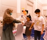 Bergandengan Tangan Ala Arsy dan Faaz