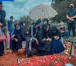 Setia mendampingi 