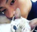 Momen <i>uwu cuddling</i>